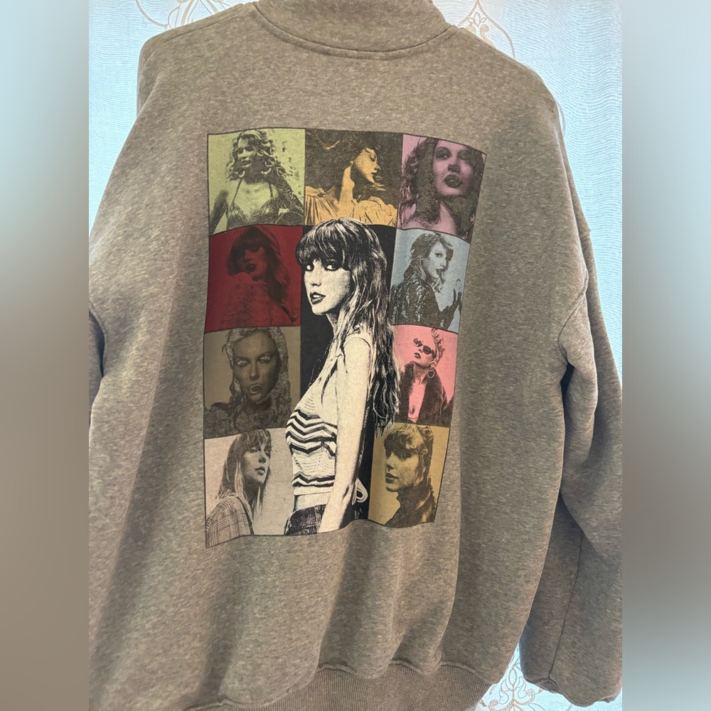 TAYLOR SWIFT ERAS TOUR QUARTER ZIP!!!!